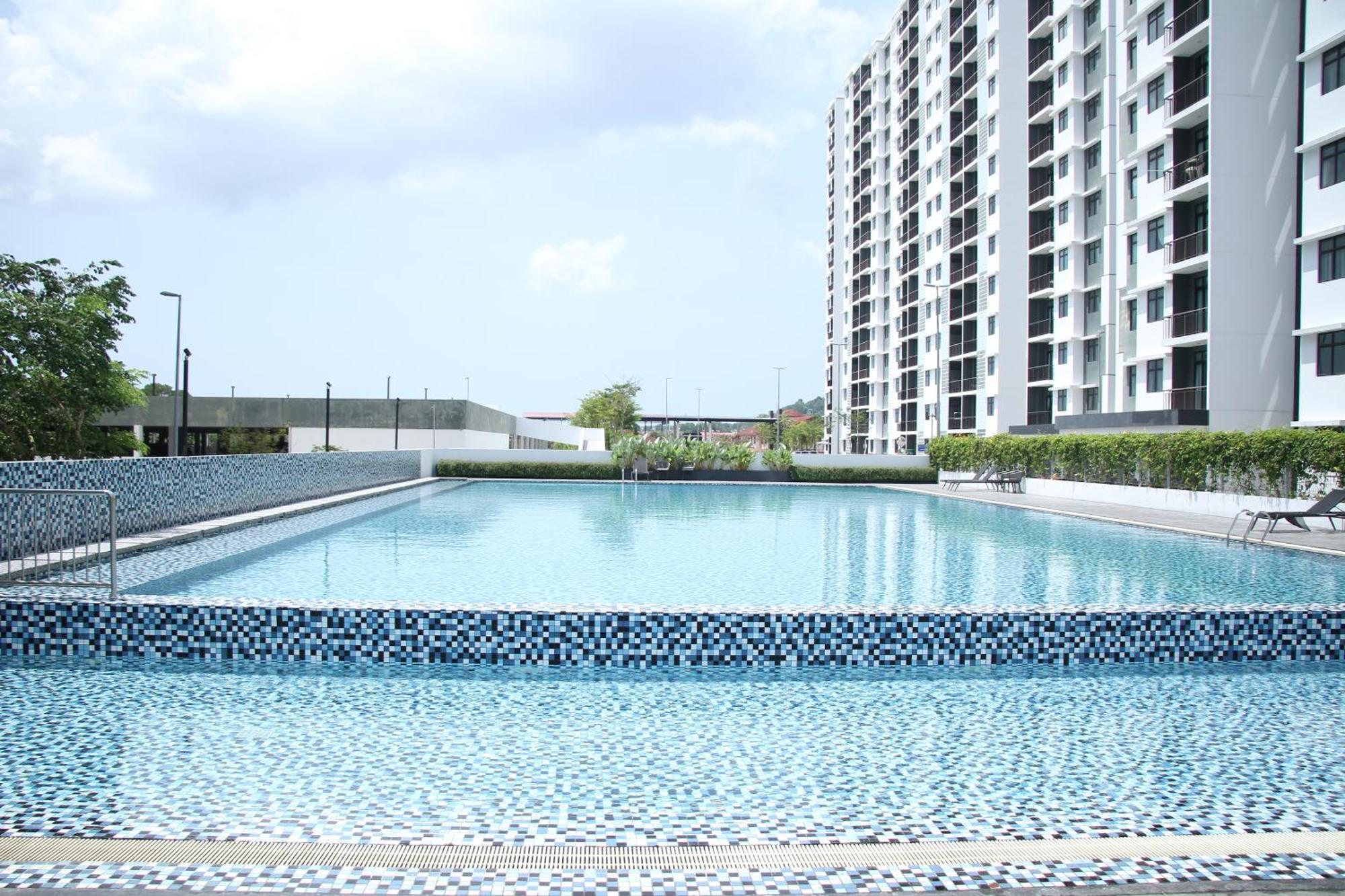 Danish's Desaru Utama Apartment *